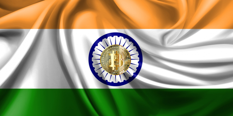 Indische Fahne mit Bitcoin.