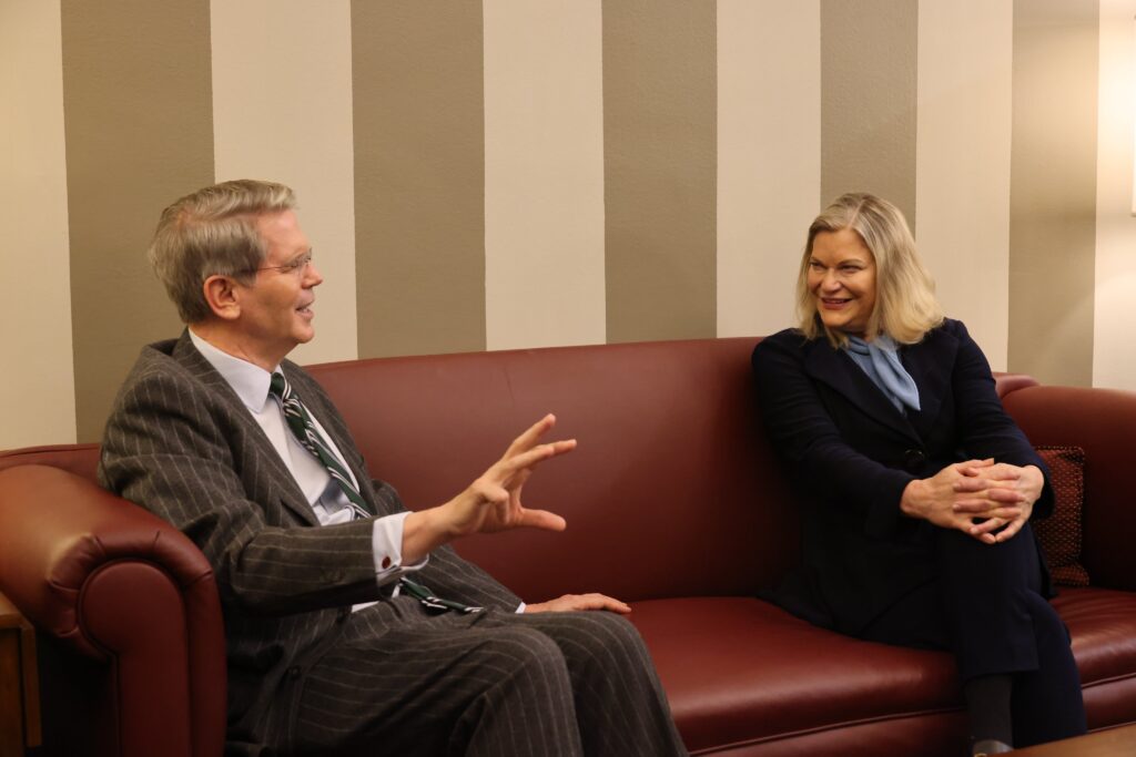 Sen Lummis and incoming Treasury Sec Bessent Discuss Bitcoin Strategic Reserve (2)