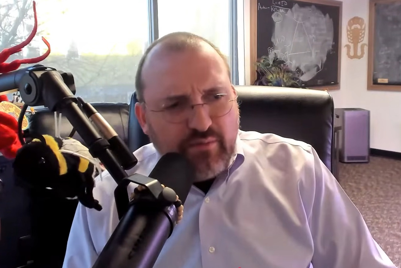 Charles Hoskinson Urges Discussion On Regulatory Provisions Of Clarity Act - Blockzeit