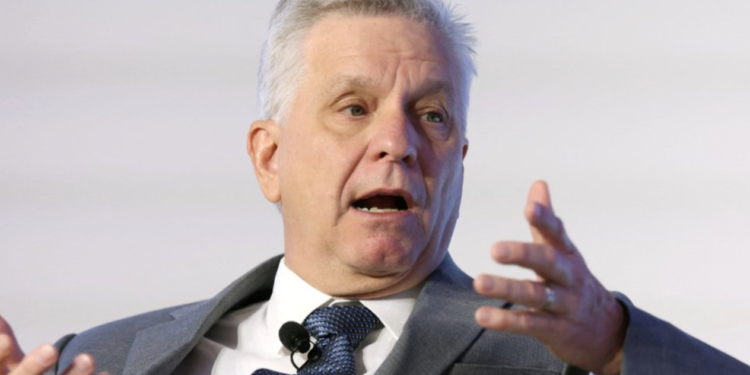 Oil Shock Pauses Fed Rate Cuts As US Eyes Kharg Island